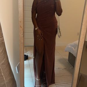 Medium size off shoulder maxi dress